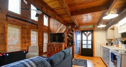 Whispering Winds- Pet Friendly, Hot Tub, Arcade Games, Firepit