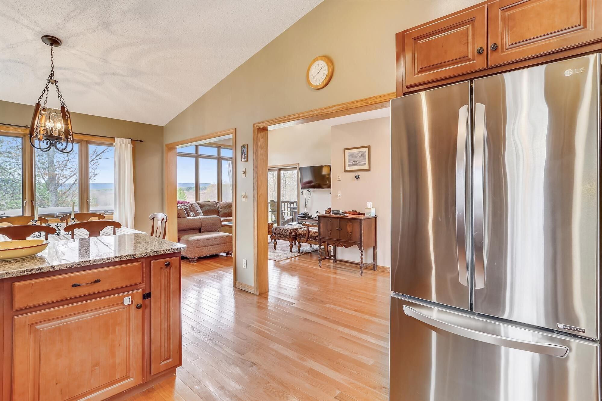 Fridge, microwave, dishwasher, coffee/tea maker