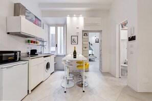 Private kitchen - BDC - Alpha Apartment in Monti district with 2bath (Roma)