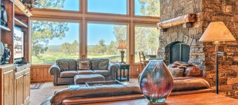 Luxury 6Bd/6.5 b, Hot Tub, A/C, Golf Course View, Pet Friendly
