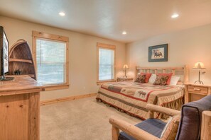 6 bedrooms, free WiFi, bed sheets - Luxury 6Bd/6.5 b, Hot Tub, A/C, Golf Course View, Pet Friendly (Sunriver)