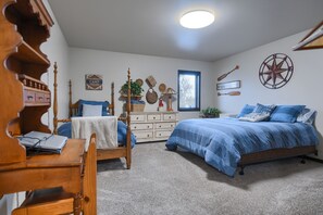 5 bedrooms, free WiFi, bed sheets