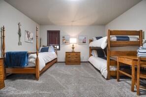 5 bedrooms, free WiFi, bed sheets