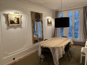 تناول الطعام