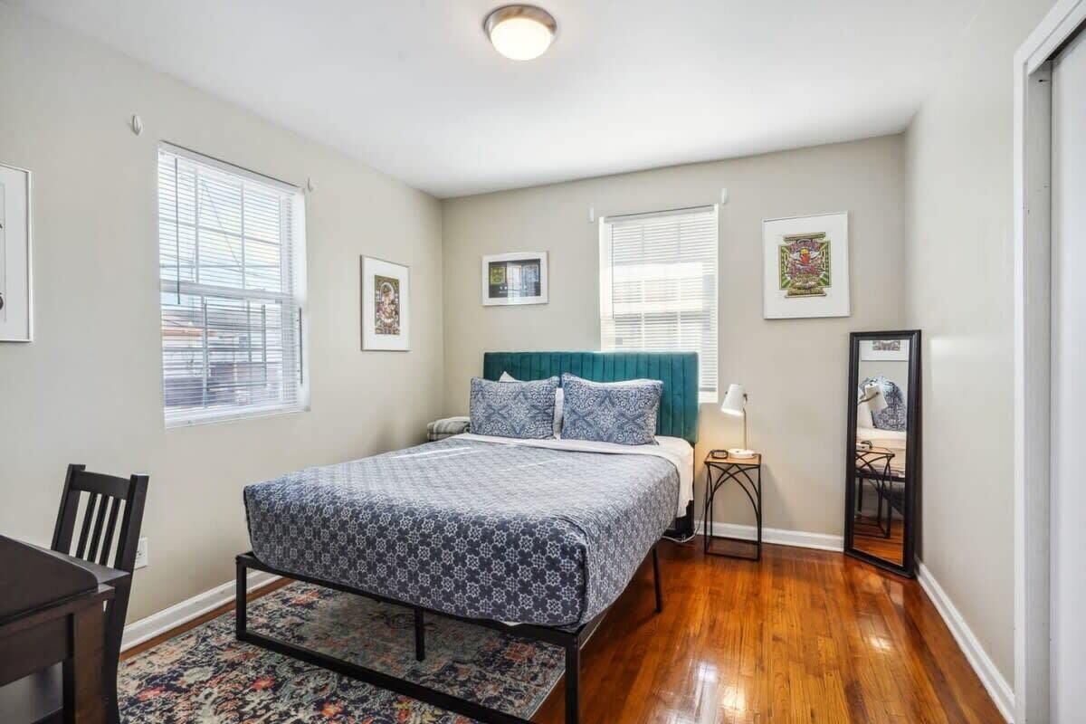 2 slaapkamers, een strijkplank/strijkijzer, wifi, beddengoed