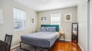 2 bedrooms, iron/ironing board, WiFi, bed sheets