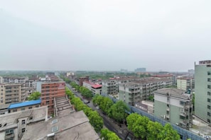 Unclassified image, 5 of 10, button - Dongting Hotel (Nan County)