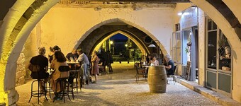 Beautiful traditional house 1 minute from the Square