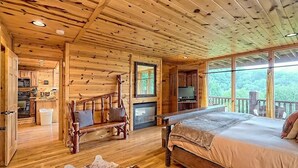 2 bedrooms, iron/ironing board, free WiFi, bed sheets - MOUNTAIN CABIN, VIEWS, HOT TUB, FIRE PIT (Bryson City)