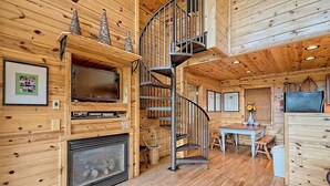 Interior - MOUNTAIN CABIN, VIEWS, HOT TUB, FIRE PIT (Bryson City)