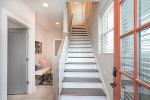 Interior - Rooftop City Views, Garage, Near Bway (Nashville)