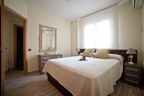 4 quartos, ferros/tábuas de passar roupa, Wi-Fi de cortesia