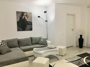 Video games, DVD player - Apartment "Militari Residence M2" (Chiajna)