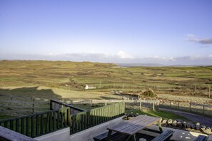 Land view from property - Stormy Castle - 6 Bedroom - Llangenith (Swansea)