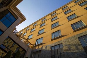 Exterior - Yuanmou Grand Hotel (Yuanmou)