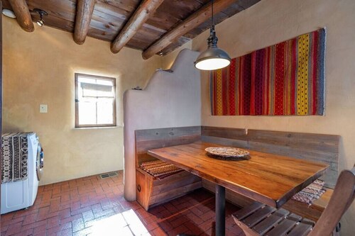 Canyon Getaway- Courtyard -Canyon Rd & Plaza -1BR