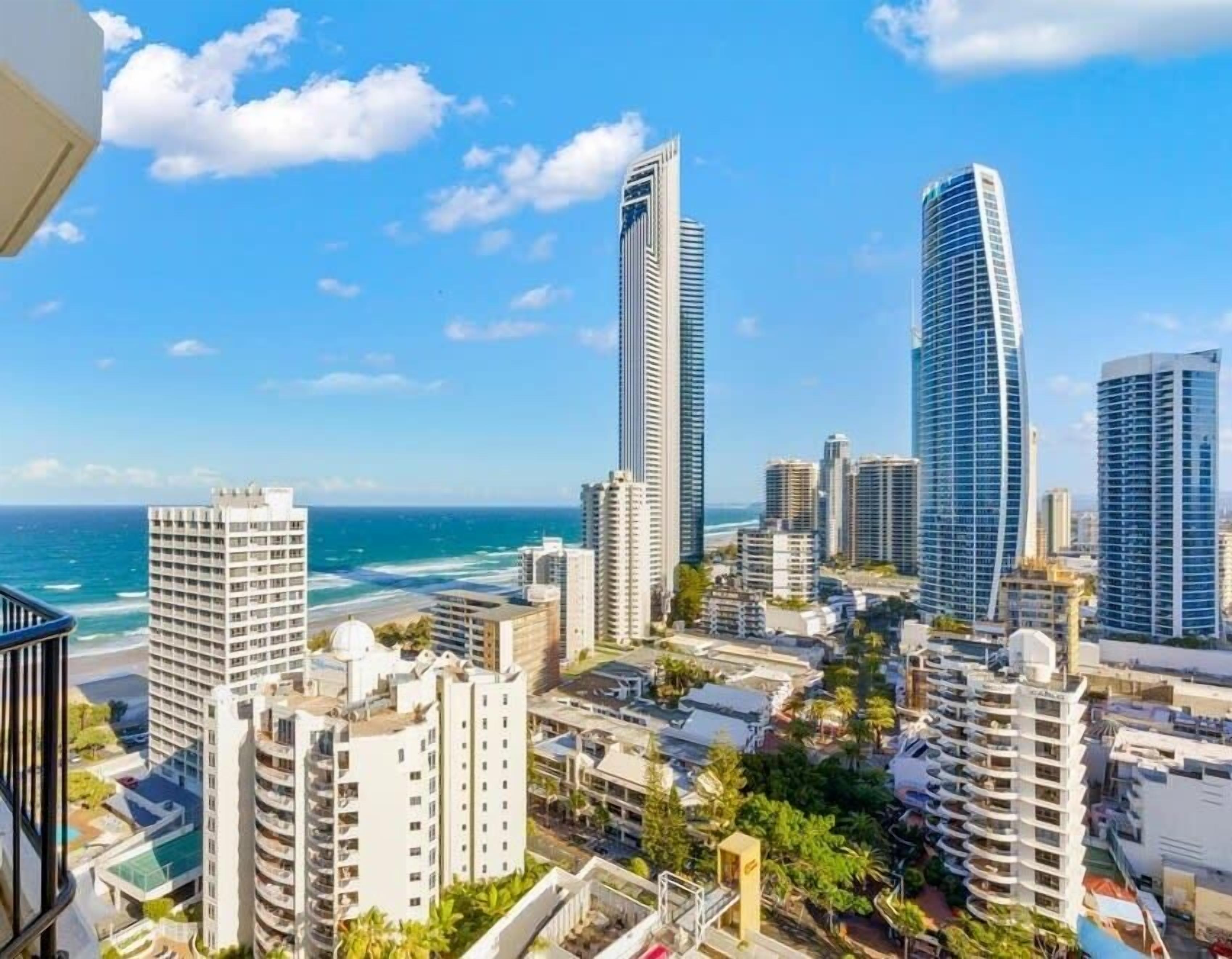 Stunning Private Suite With King Bed and Balcony