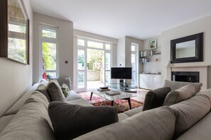 TV, fireplace, DVD player