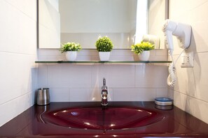 Shower, hair dryer, bidet - Domus Fabiola Vaticano Matrimoniale (Roma)