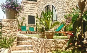 ห้องจูเนียร์สวีท | ลานระเบียง/นอกชาน