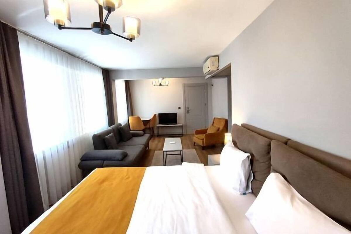 Premium bedding, minibar, desk, laptop workspace