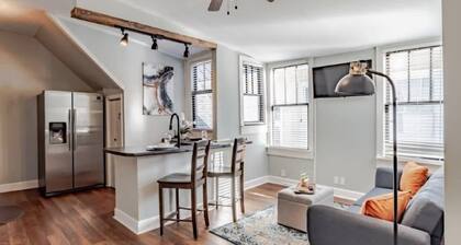 4 Units! Mins to Downtown&Dining - Dauphin Darling