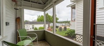 Cottage 3 Summary:<br>Co