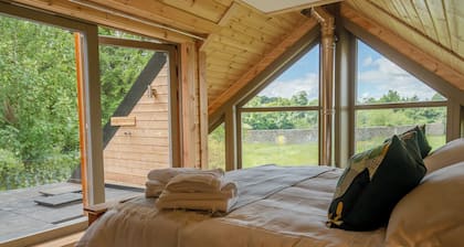 3 bedroom accommodation in Linlithgow, near Edinburgh