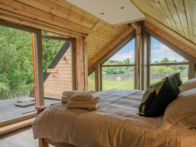 3 bedroom accommodation in Linlithgow, near Edinburgh