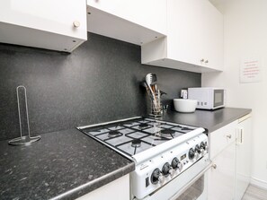 平房 | 私人廚房 | 雪櫃、電熱水壺、多士爐、廚房用具/餐具/器皿