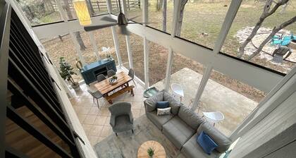 New!! Cozy duplex for 12