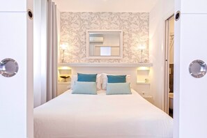 1 bedroom, iron/ironing board, WiFi, bed sheets - Peaceful Apartment Best for Couples. Santa Marta (Seville)
