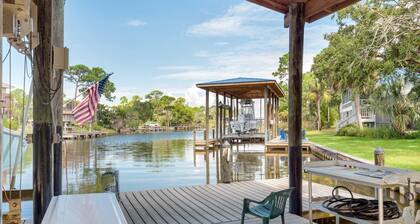 Hooked Up! Perfect Bay House with Dock - less than 1/2 mile walk from beach!