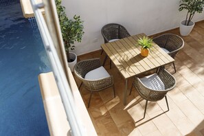 Seasonal outdoor pool, pool umbrellas, sun loungers - Villa Can Moya (Palma de Mallorca)