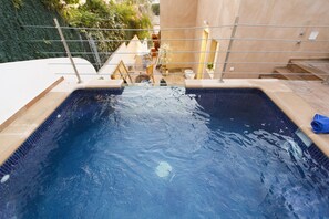 Seasonal outdoor pool, pool umbrellas, pool loungers - Villa Can Moya (Palma de Mallorca)
