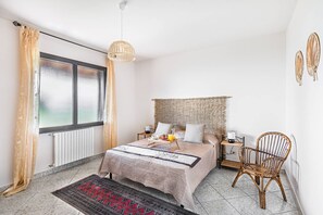 2 sovrum, strykjärn/strykbräda, gratis wi-fi och sängkläder