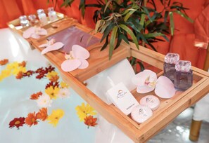 Spa - Moon Suite / Igloo W/ Private Tub & Heated Pool (ANASCO)