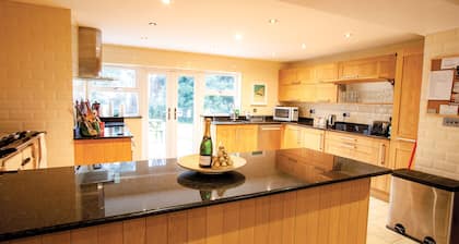 Bayview House - 4 bedroom - Llanmadoc