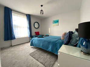 2 chambres, fer et planche à repasser, Wi-Fi gratuit, draps fournis