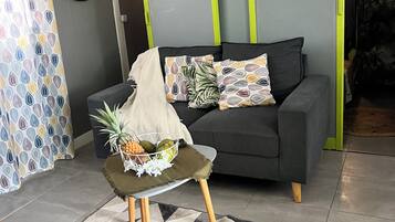 2 slaapkamers, een strijkplank/strijkijzer, reisbedje, gratis wifi