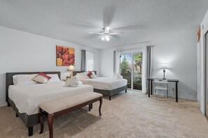 3 camere, una scrivania, ferro/asse da stiro, culla da viaggio