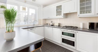 2 Bed Flat with Garden in Canonbury