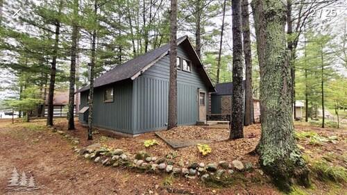 Cozy Cabin by the Lake