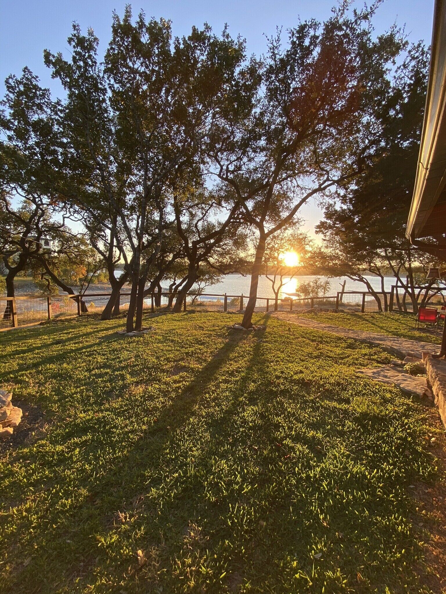 Waterfront Cabins on Lake Travis - Bring your boat to our Deep Cove