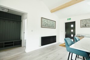 Cottage | Dining