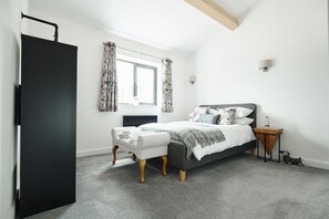 Cottage | 2 bedrooms, individually decorated, individually furnished, free WiFi