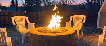 Near Downtown« Hot Tub┃Firepit┃Fenced Yard