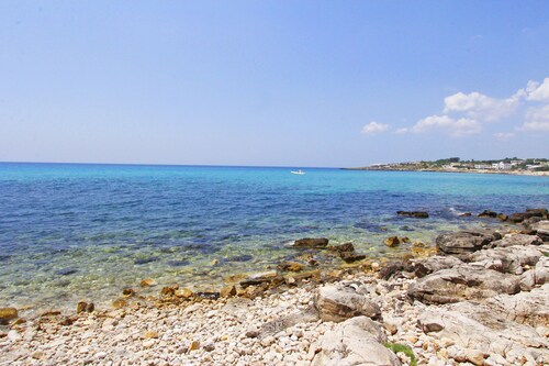 Seafront villa in Felloniche