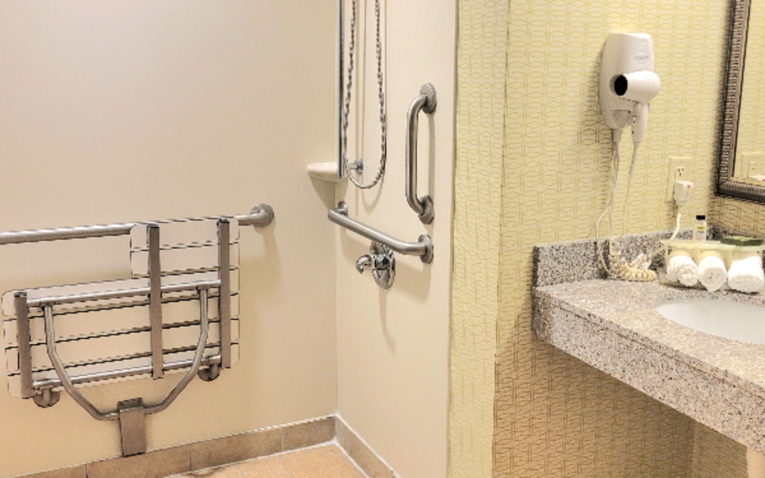 basic single room, 1 queen bed, accessible | bathroom | towels