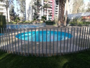 حمّام سباحة خارجي